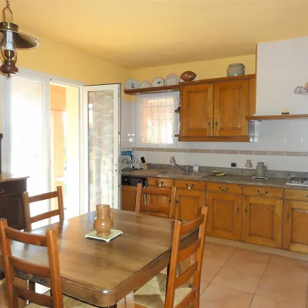 Quiet Close To Beaches Shops Friendly Villa, Private Pool Garden Villa *
